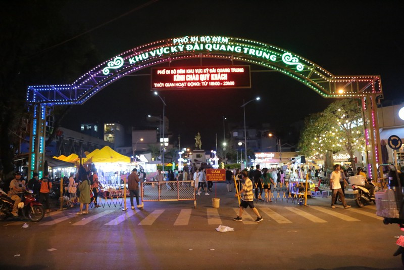 Phố đi bộ kỳ đài Quang Trung